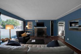 Comfortable home near river access trail - Redding - 0