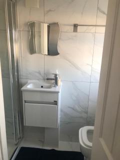 home away from home - Croydon - 9
