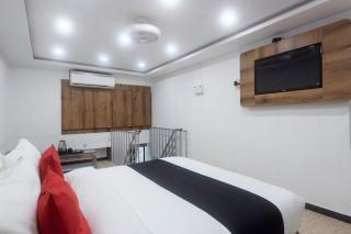Hotel O Babas Residency - Mumbai - 0