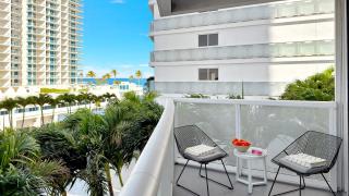 Beach Club - Oceanfront Luxury, Resort Amenities, Balcony Views - Fort Lauderdale - 9