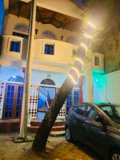 Queen's Residence - 7