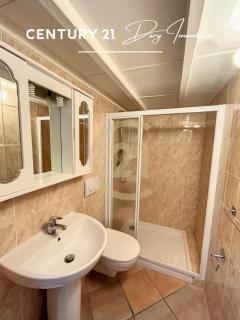 Calvi T3 en triplex dans résidence avec piscine - 3