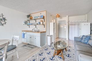 Oceanfront Condo in Myrtle Beach with Pool Access - Myrtle Beach - 3