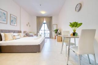 Posh Studio Apartments - 8