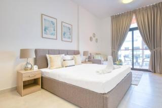 Posh Studio Apartments - 6