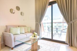 Posh Studio Apartments - 3