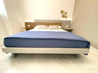 MIA Black Luxury Suite - luxury topfloor stay with private terrace in Qawra - ADULTS ONLY - 1 masterbed 2 bathroom - 4