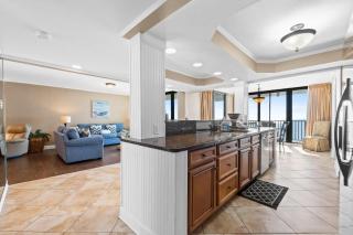 Pelican Walk 1005 - 0