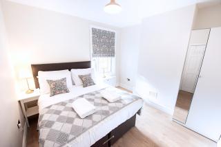 Victorian 2BR Apartment, King Beds, Fast WiFi, Near Shops, Cafes & Transport, E17 - Londra - 8