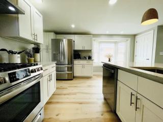 Pink Bungalow Downtown - Sandusky - 6