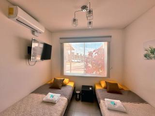 Double Room AirportVilla HOMESTAY - San Antonio - 8