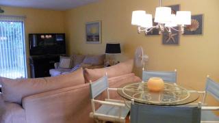 Island Winds 102 by Alicia Hollis Rentals Across the beach - Fort Walton Beach - 6