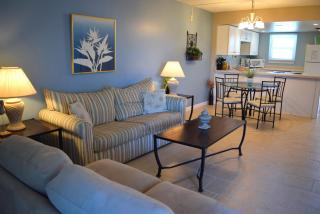Emerald Isle 105 by Alicia Hollis Rentals Open Now - Fort Walton Beach - 1