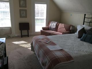 Charming Studio Apartment in the Heart of Golden - 7