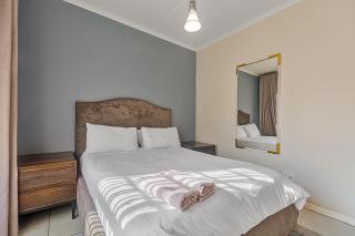 Modern 3-bed Garden Apartment in Waterfall - Midrand - 5