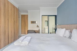 Modern 3-bed Garden Apartment in Waterfall - 6