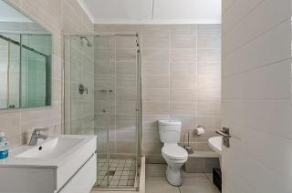 Modern 3-bed Garden Apartment in Waterfall - Midrand - 2