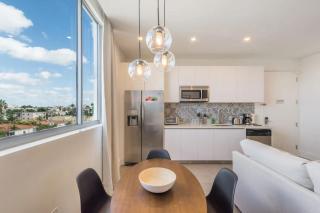 Modern 2BR in South Beach | 5 Min to Ocean | Comfort & Style - Miami Beach - 0