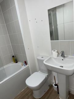 Modern En-suite Private Room Near Leicester Stadium & City Centre - Leicester - 2