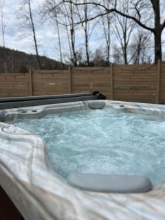 Cozy Cottage, Hot Tub, Fire Pit, 15min to Hudson and hiking - Catskill - 9