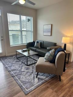 Stylish & Spacious Stay Near The Banks - Cincinnati - 2