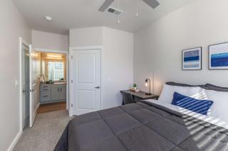 Stylish & Spacious Stay Near The Banks - 4