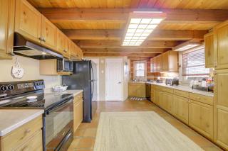 True Log Cabin with Game Room, Year-Round Views - Waynesville - 2