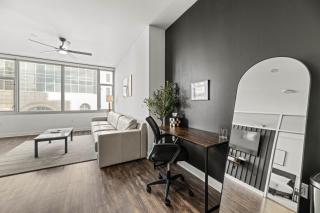 Modern Downtown Dallas City View High-Rise with Balcony, Gym, Pool, Free Parking 7th Floor - 5