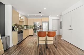 Modern Downtown City View High-Rise with Balcony, Gym, Pool, Free Parking 7th Floor - Dallas - 4