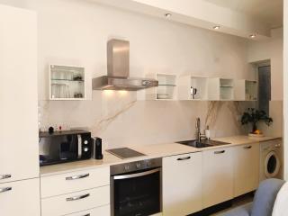 Close to beach Unique & Cozy property, 3 balconies facing South with Views - Is-Sellum - 2