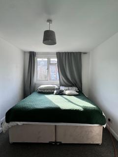 The best house - Whitchurch - 1