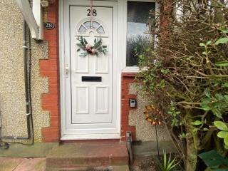 LARGE bedroom SINGLE bed - 1