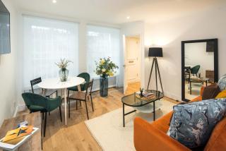 One bedroom and 2 bed in South Kensington-very lively area - Londra - 9