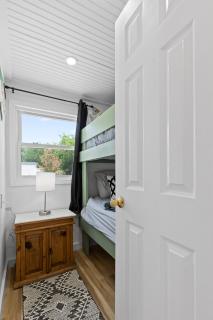 Quail Run Farm- Rustic Tiny Home 2 - Chattanooga - 2