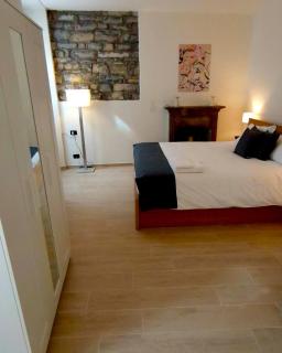 CASA LUINI - new, welcoming and modern apartment in the historic centre of Como, with 2 bedrooms and 1 complete bathroom and a fully equipped kitchen - Como - 6
