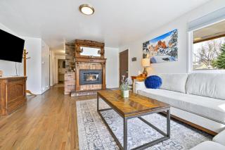 ᨒ Hot Tub - Fire Pit - Game Lounge - Fenced Yard ᨒ - 2