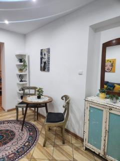 Retro house apartament z parkingiem i ogrodem - Przemyśl - 4