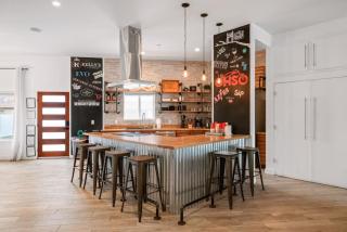 Ultimate House w Pool - 9