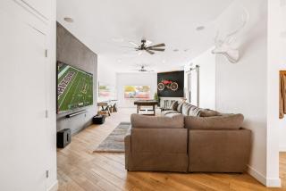 Ultimate House w Pool - 5