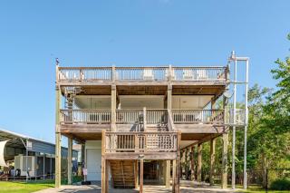 Central 2BR 2BA Easy Beach Access Sleeps 10 - 3