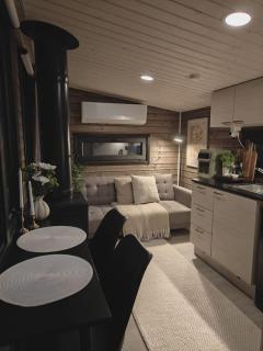 Borealis Village 8 with a Nature View, Fireplace, Sauna, Kitchen - Muonio - 9