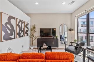 OTR King Bed Free Parking Gym Top Floor Club Room - Cincinnati - 8
