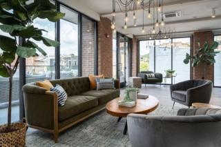 OTR King Bed Free Parking Gym Top Floor Club Room - Cincinnati - 2