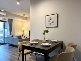 Expansive Stylish 2BR - Ultra Fast Wifi - Asoke - 1