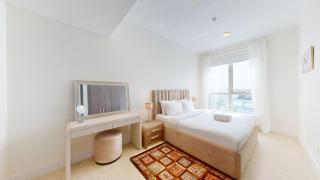 Vacationer l High Rise 2 Bedroom Apartment l Free parking & Pool Access - 8