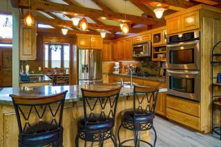 Entire Wunder Mine Estate Sleeps 20 Hot Tub Outdoor Kitchen Firepit - Baker City - 9