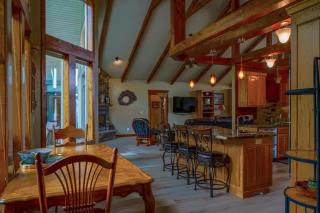 Entire Wunder Mine Estate Sleeps 20 Hot Tub Outdoor Kitchen Firepit - Baker City - 2
