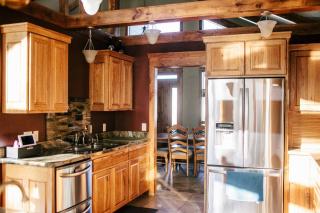 Entire Wunder Mine Estate Sleeps 20 Hot Tub Outdoor Kitchen Firepit - Baker City - 1