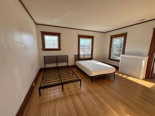 Warm and Cozy 4Bd 2Bath - 8