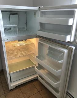 Private one-bedroom one-bathroom apartment with private street entrance in convenient area - Perth Amboy - 1